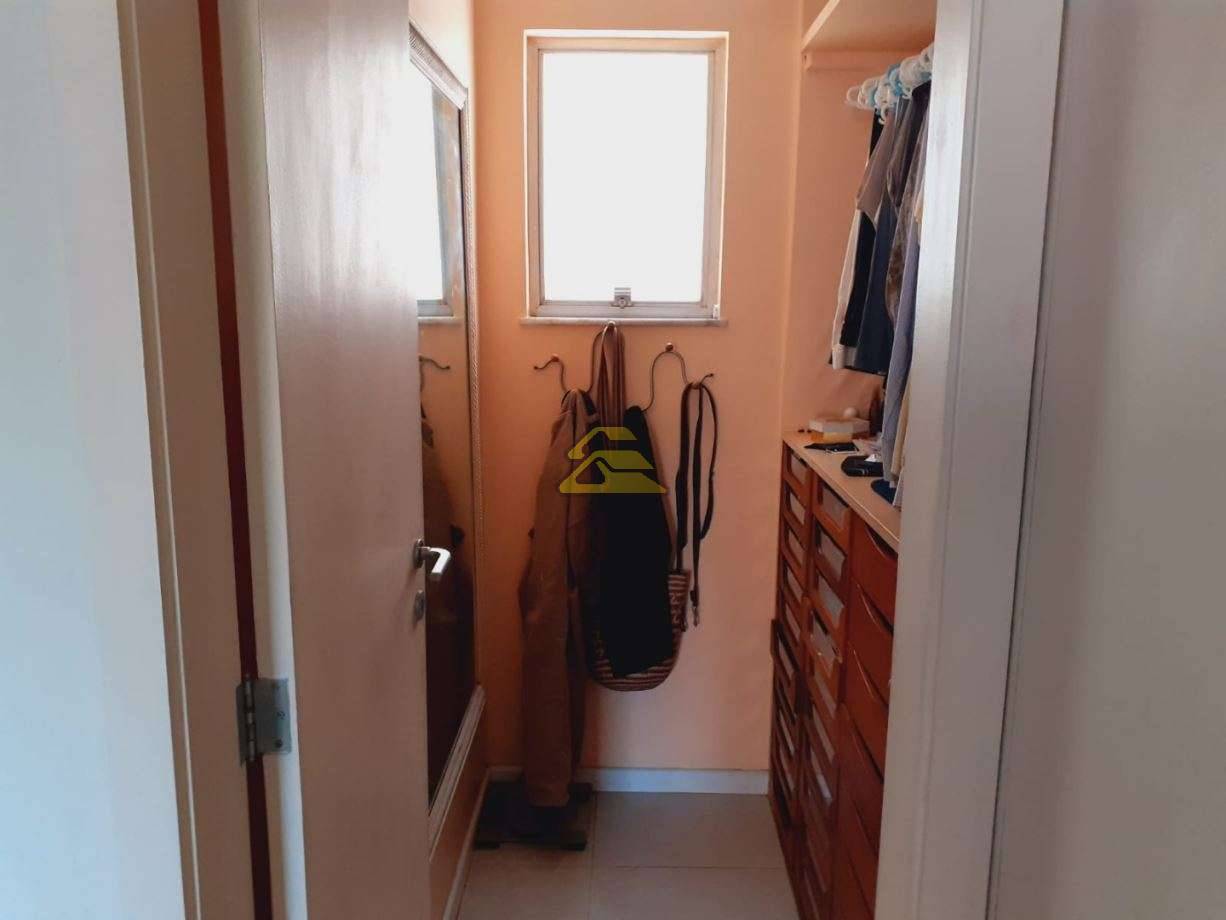 Apartamento à venda com 4 quartos, 240m² - Foto 16