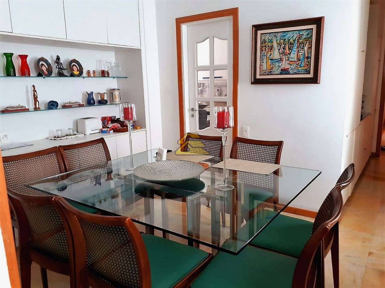 Apartamento à venda com 4 quartos, 240m² - Foto 6