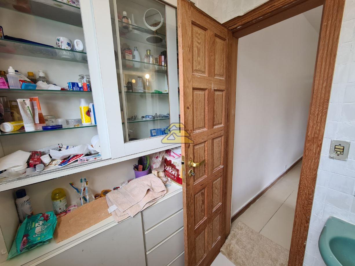 Apartamento à venda com 3 quartos, 180m² - Foto 19