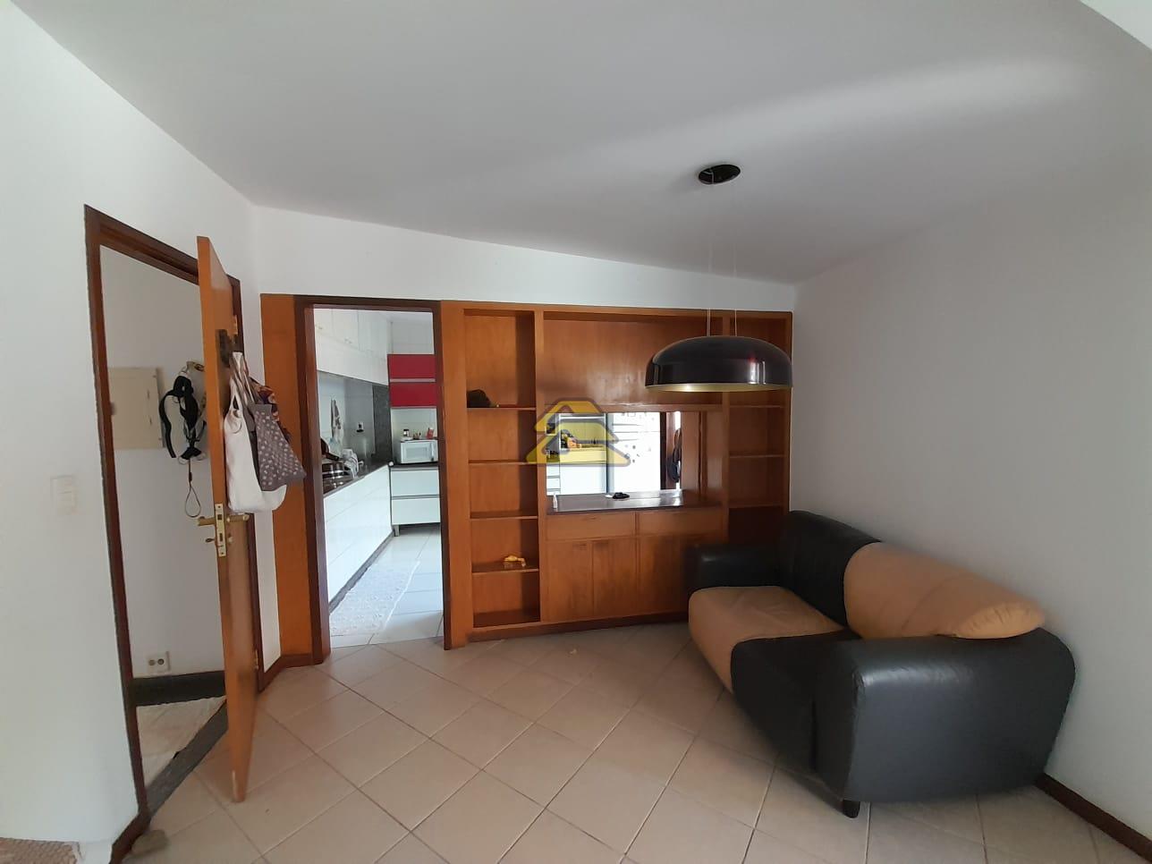 Casa à venda com 3 quartos, 298m² - Foto 4