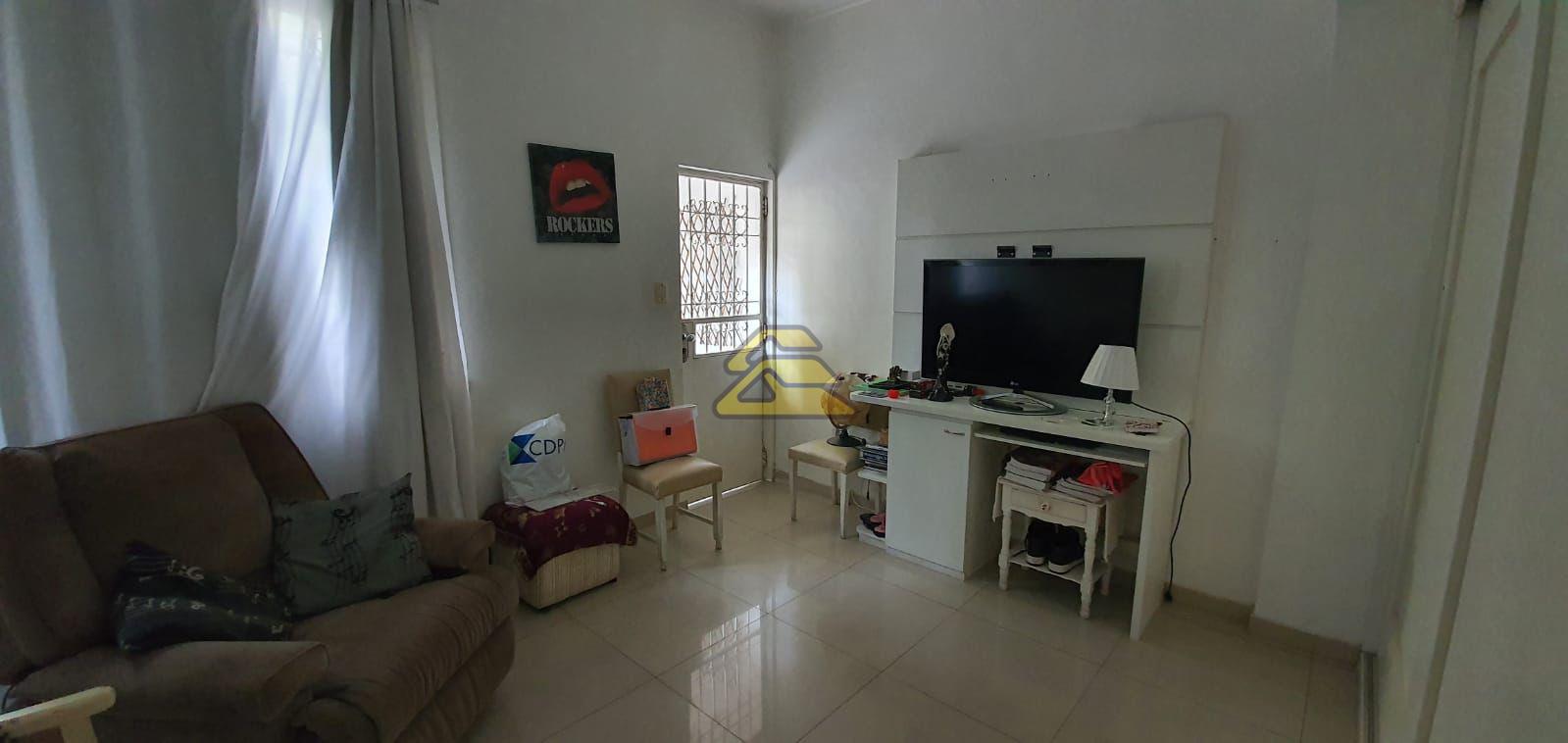 Casa à venda com 5 quartos, 238m² - Foto 11