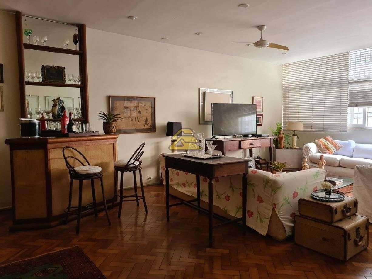 Apartamento à venda com 3 quartos, 150m² - Foto 2