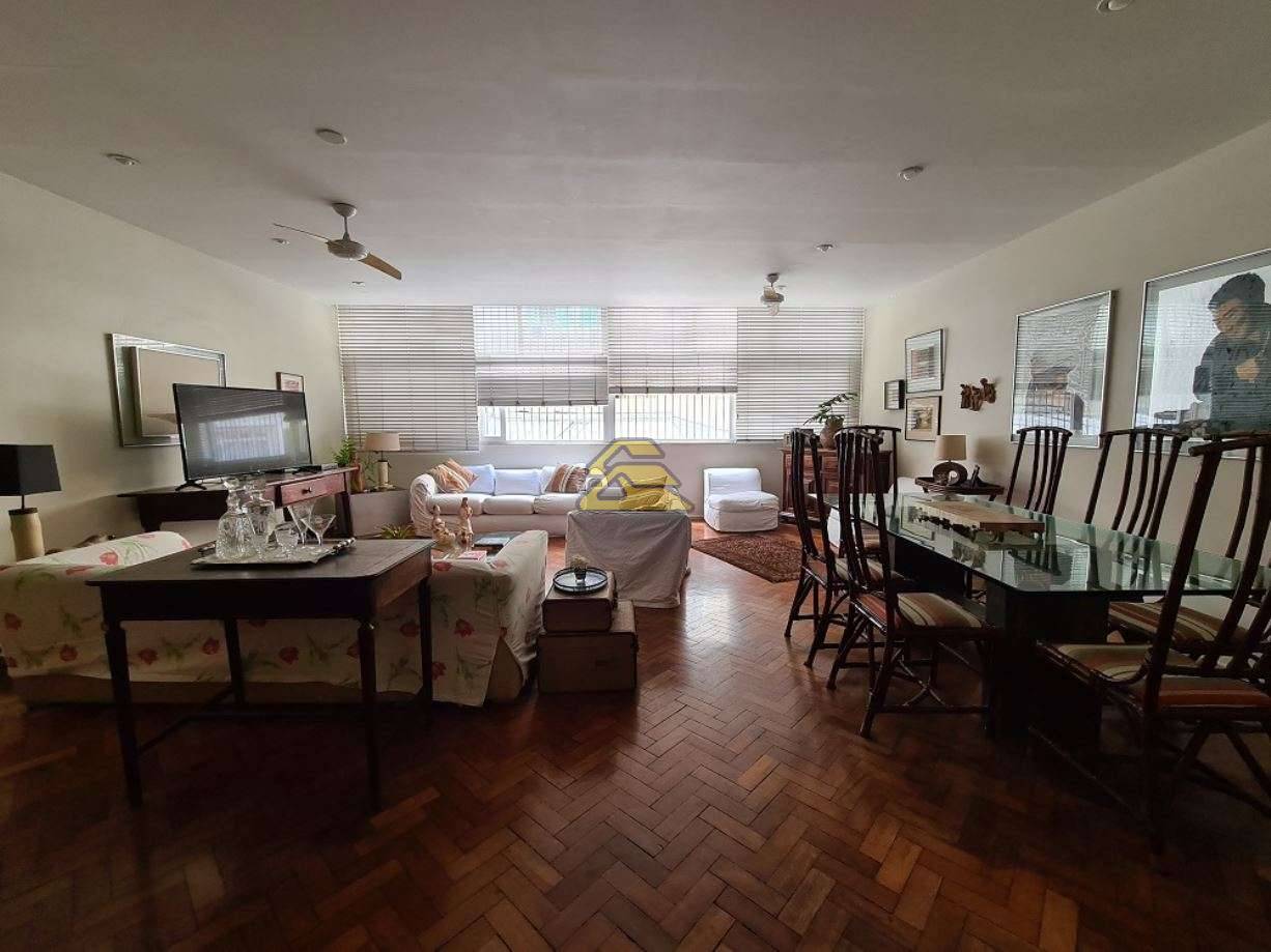 Apartamento à venda com 3 quartos, 150m² - Foto 1