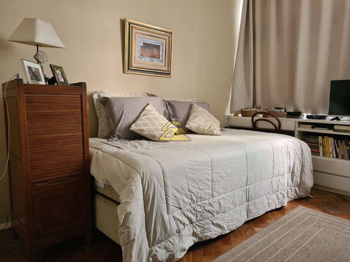 Apartamento à venda com 3 quartos, 150m² - Foto 7