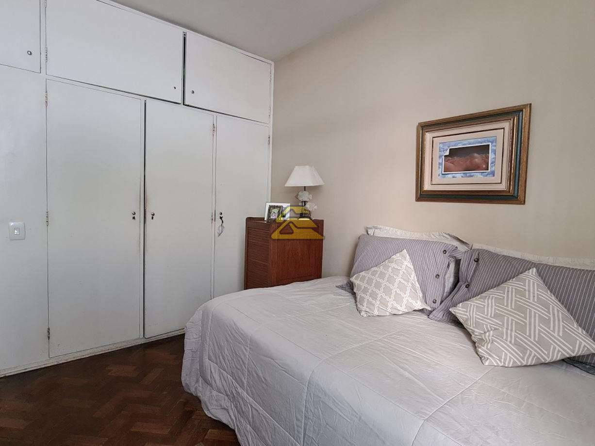 Apartamento à venda com 3 quartos, 150m² - Foto 9