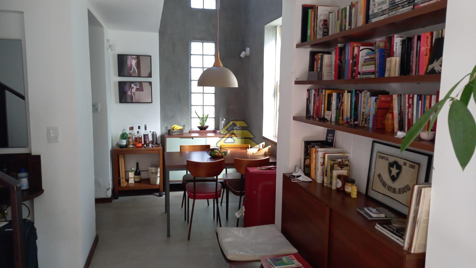 Casa à venda com 2 quartos, 106m² - Foto 1