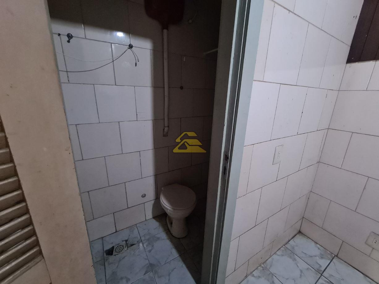 Sobrado à venda com 8 quartos, 603m² - Foto 17