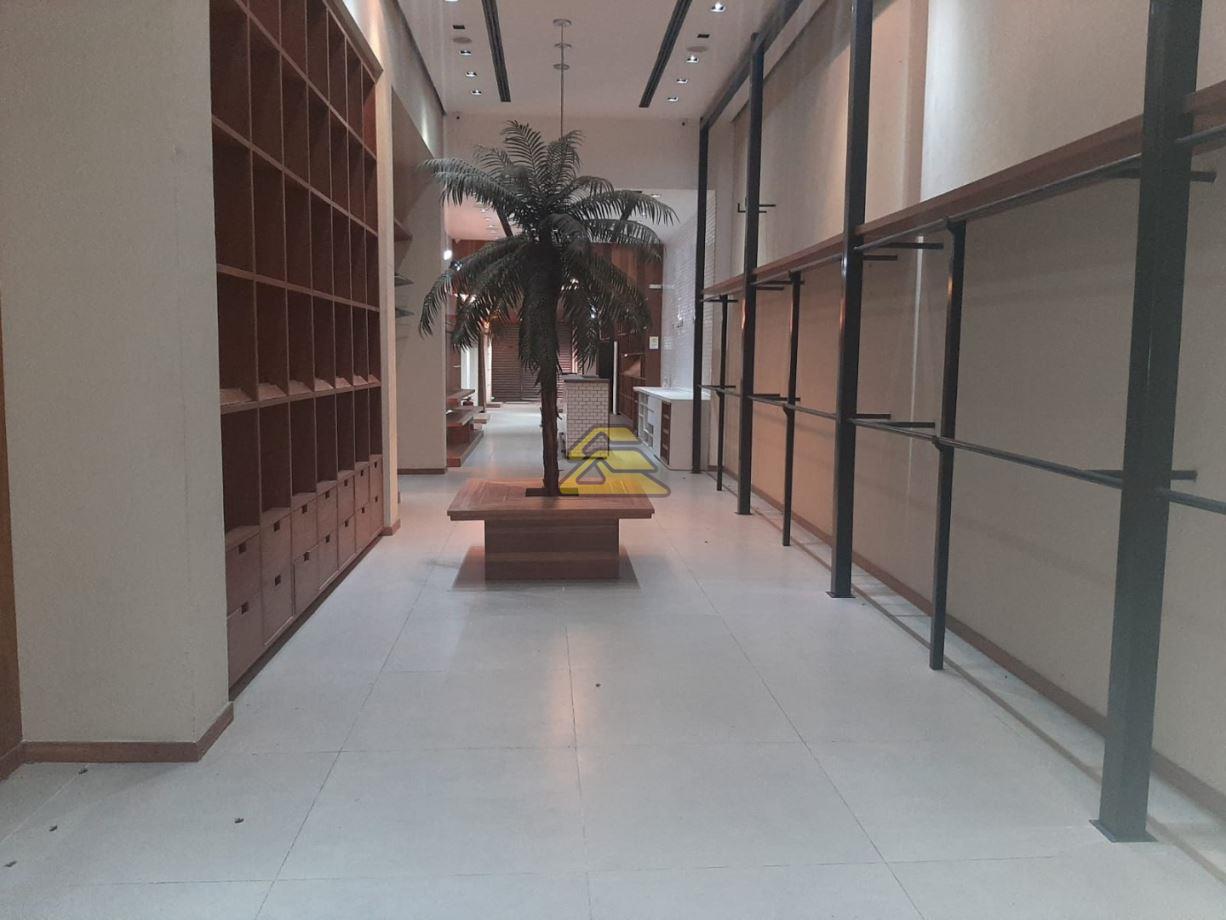 Prédio Inteiro para alugar, 768m² - Foto 1