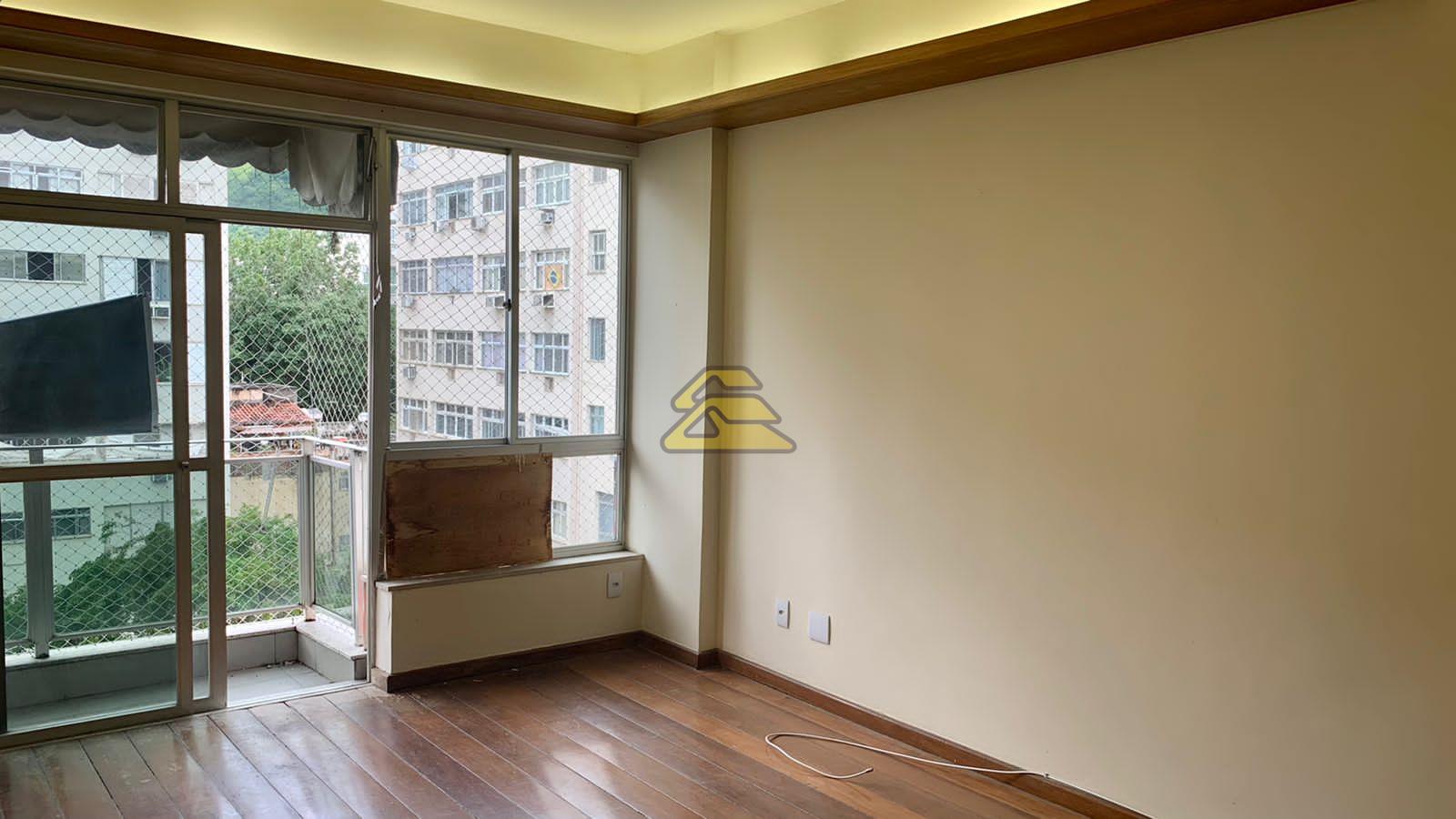 Apartamento à venda com 3 quartos, 115m² - Foto 1