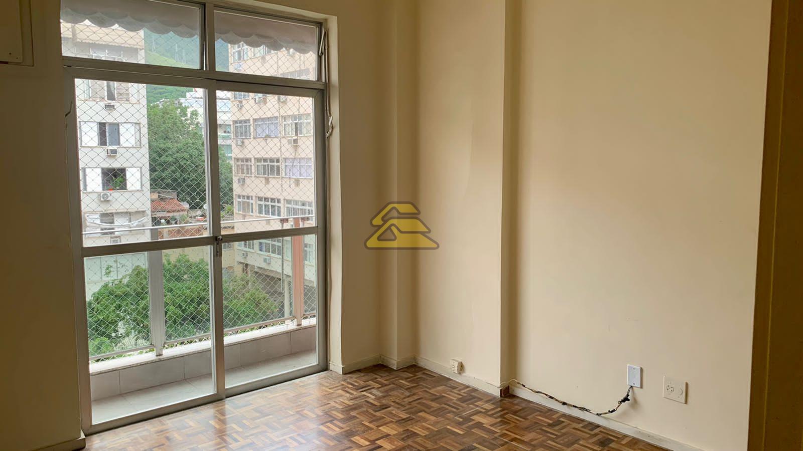 Apartamento à venda com 3 quartos, 115m² - Foto 2