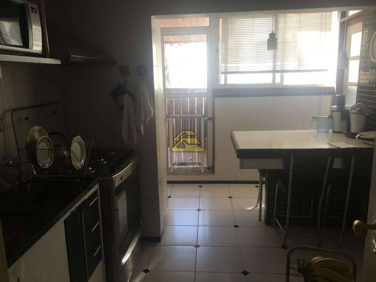 Apartamento à venda com 3 quartos, 120m² - Foto 18