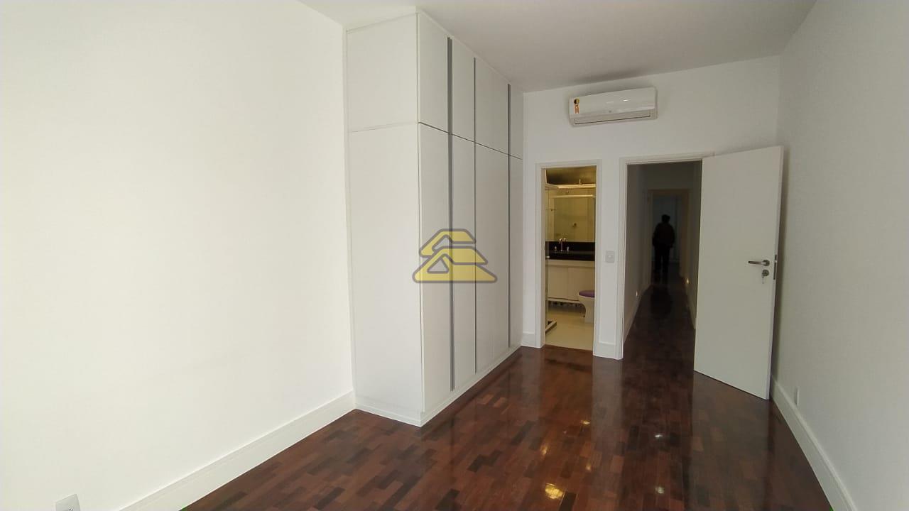 Apartamento à venda com 3 quartos, 150m² - Foto 7