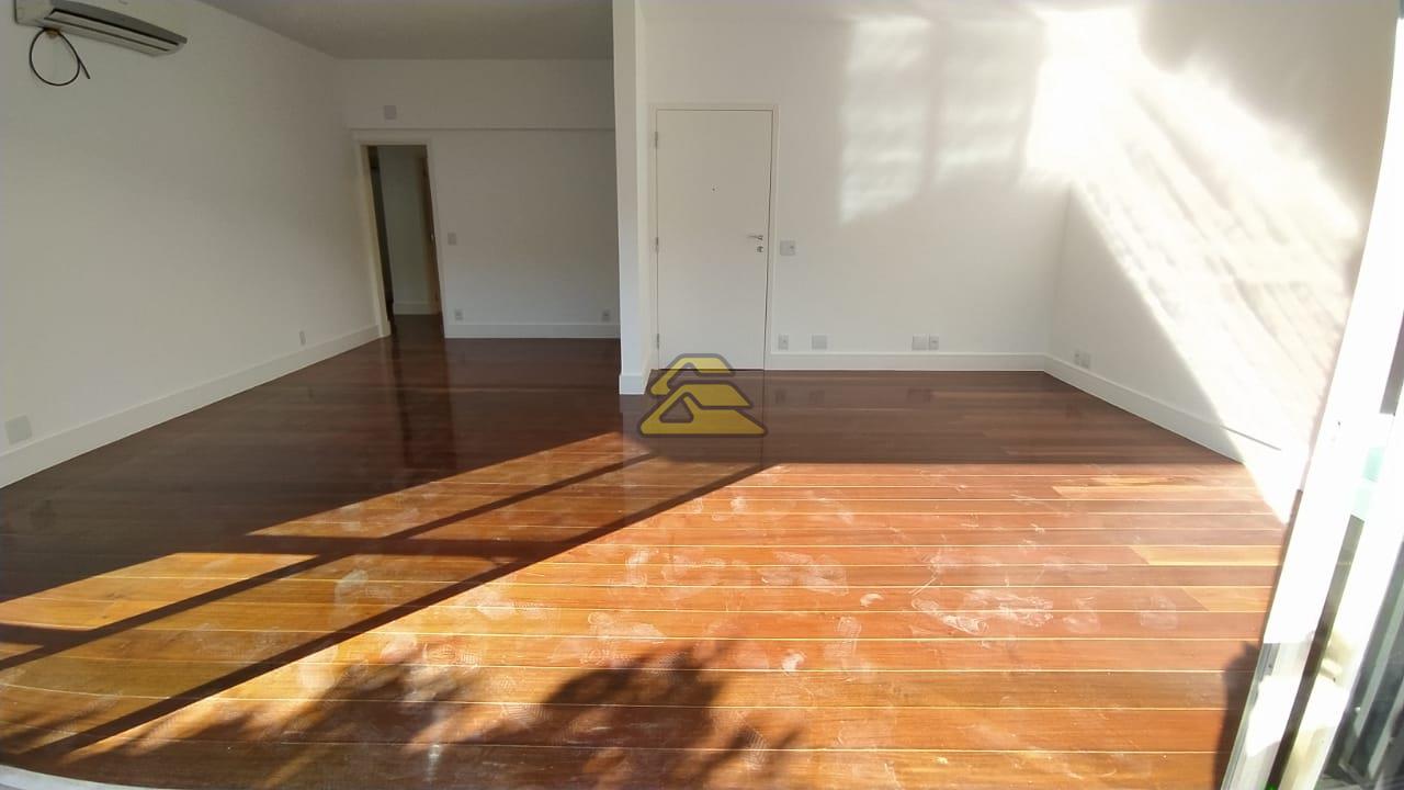 Apartamento à venda com 3 quartos, 150m² - Foto 1