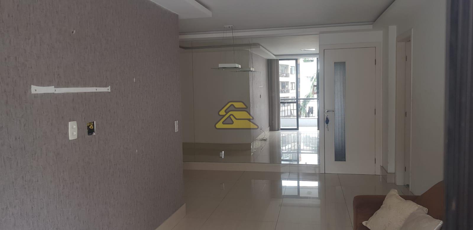 Apartamento à venda com 3 quartos, 103m² - Foto 2