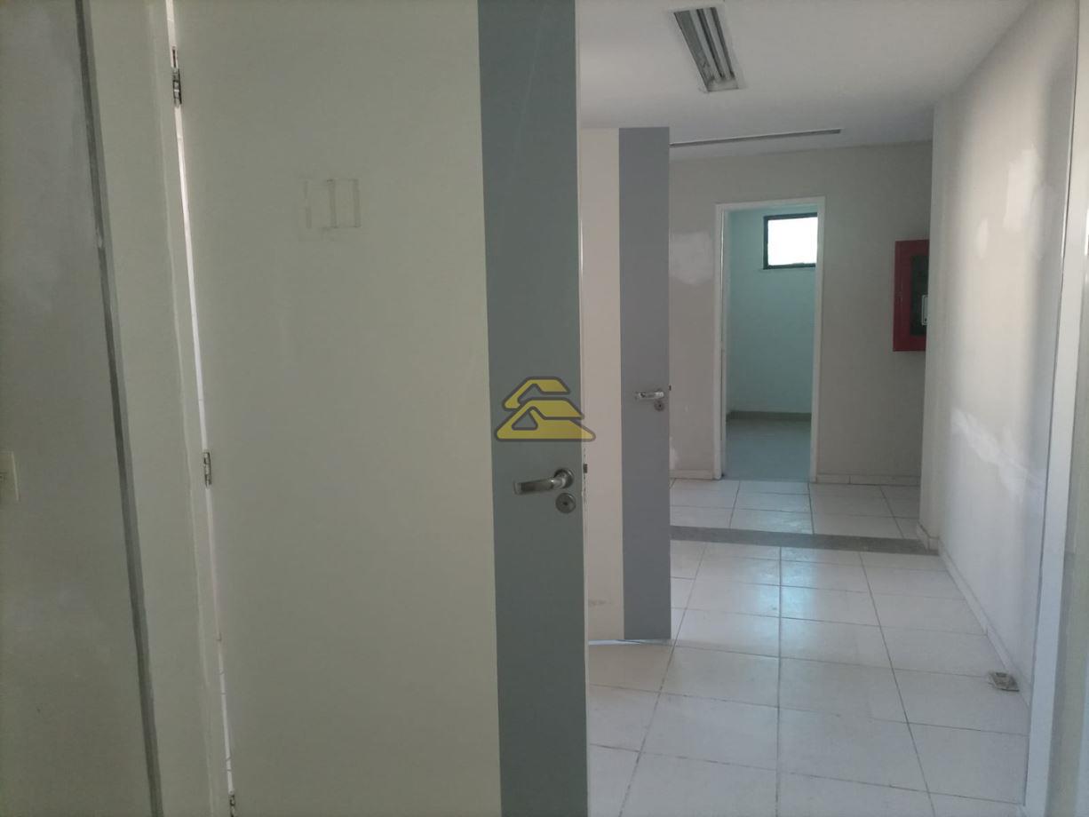 Prédio Inteiro para alugar, 1050m² - Foto 13