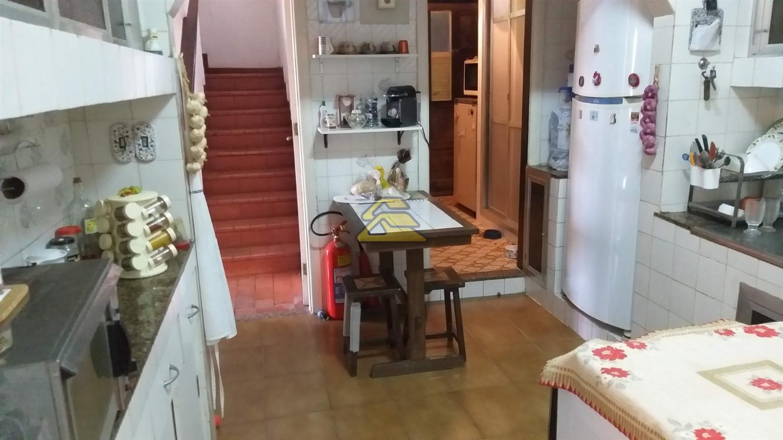 Casa à venda com 3 quartos, 108m² - Foto 6