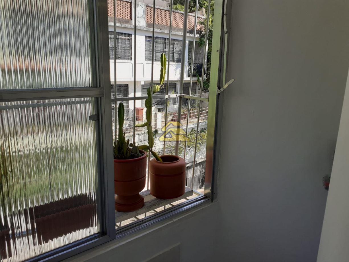 Apartamento à venda com 2 quartos, 64m² - Foto 2