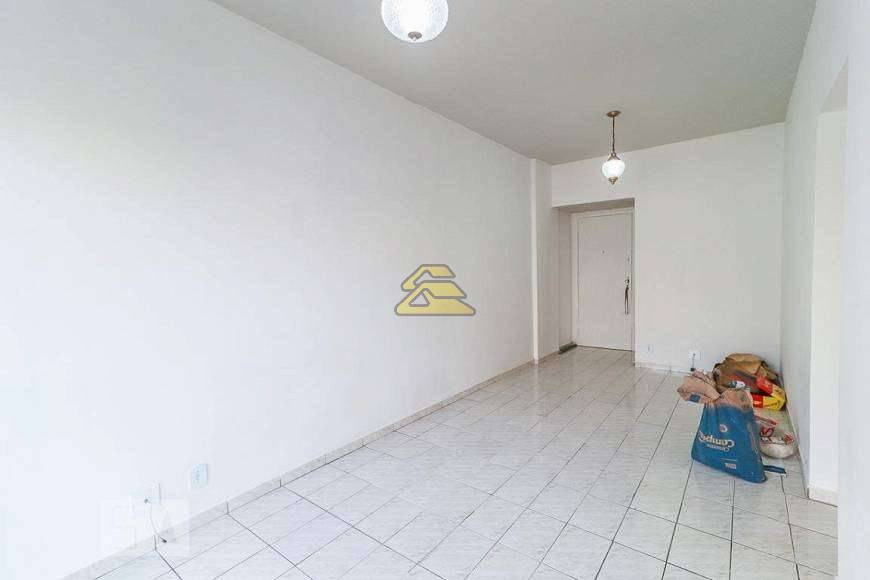 Apartamento à venda com 2 quartos, 69m² - Foto 4