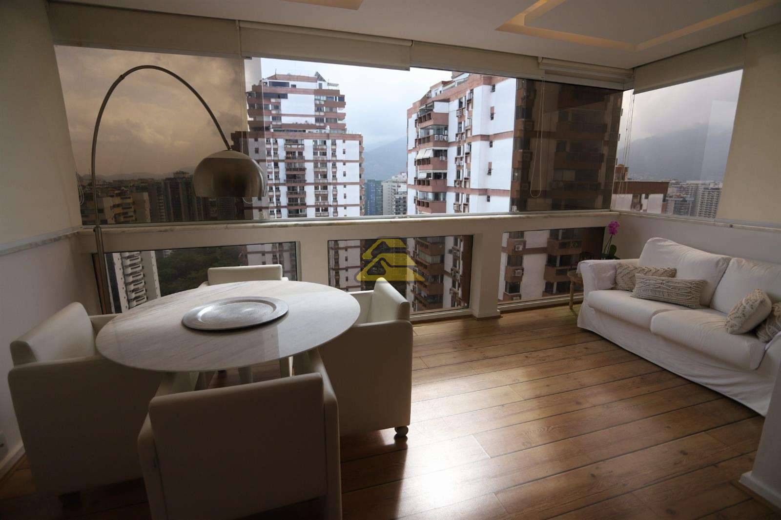 Apartamento à venda com 3 quartos, 127m² - Foto 1