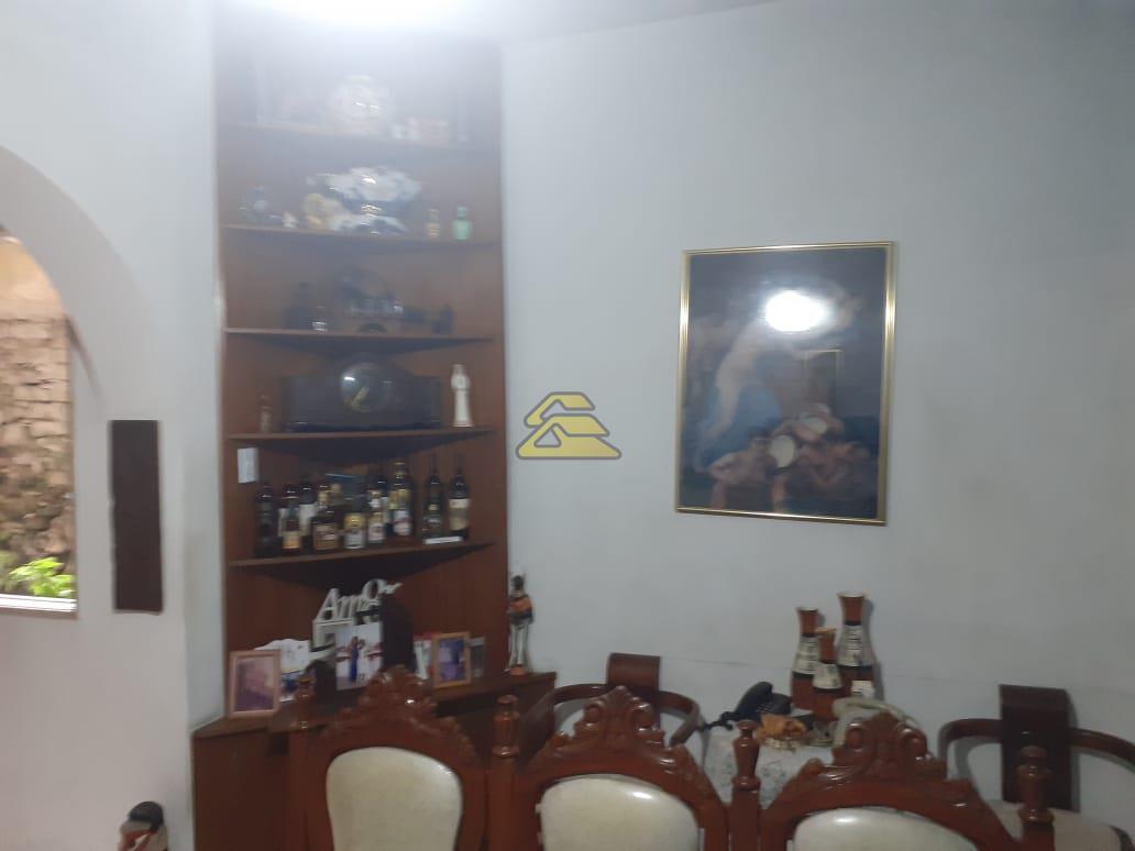 Casa à venda com 8 quartos, 300m² - Foto 5