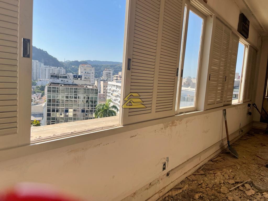 Apartamento à venda com 3 quartos, 224m² - Foto 11