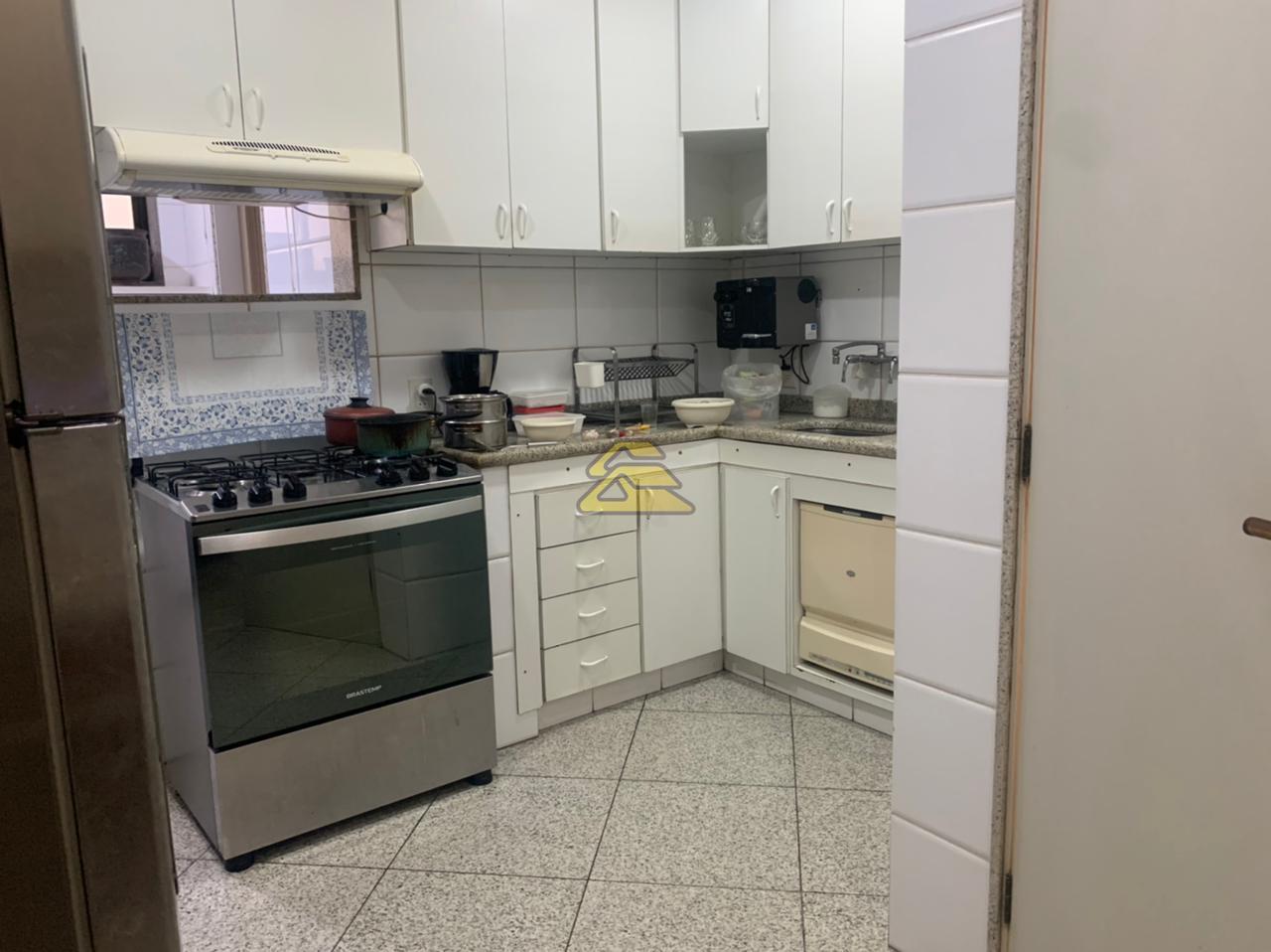 Apartamento à venda com 3 quartos, 203m² - Foto 18