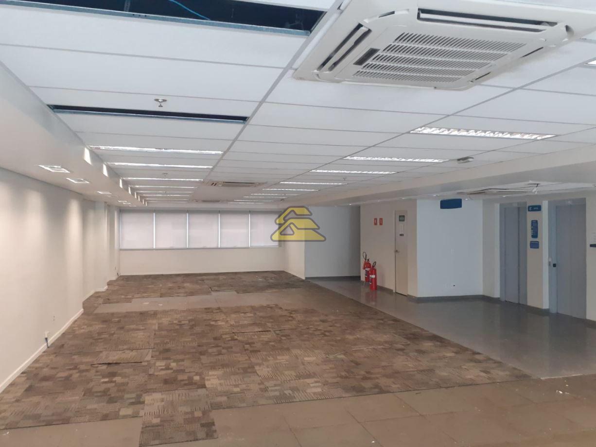 Prédio Inteiro à venda, 2500m² - Foto 1