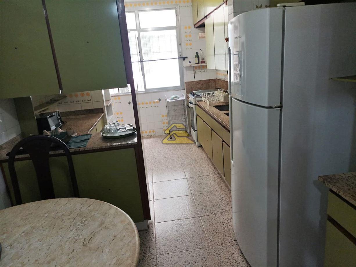 Apartamento à venda com 4 quartos, 215m² - Foto 22