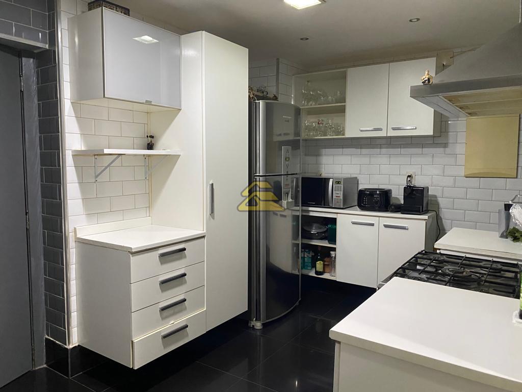 Apartamento à venda com 4 quartos, 165m² - Foto 12