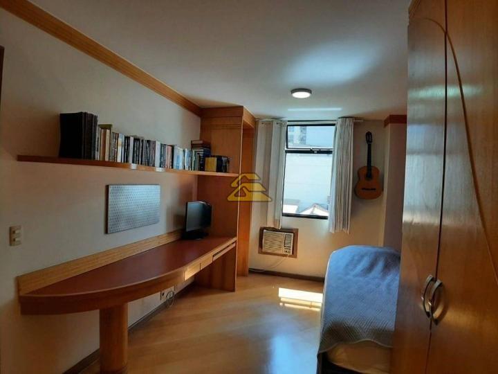 Apartamento à venda com 4 quartos, 162m² - Foto 17