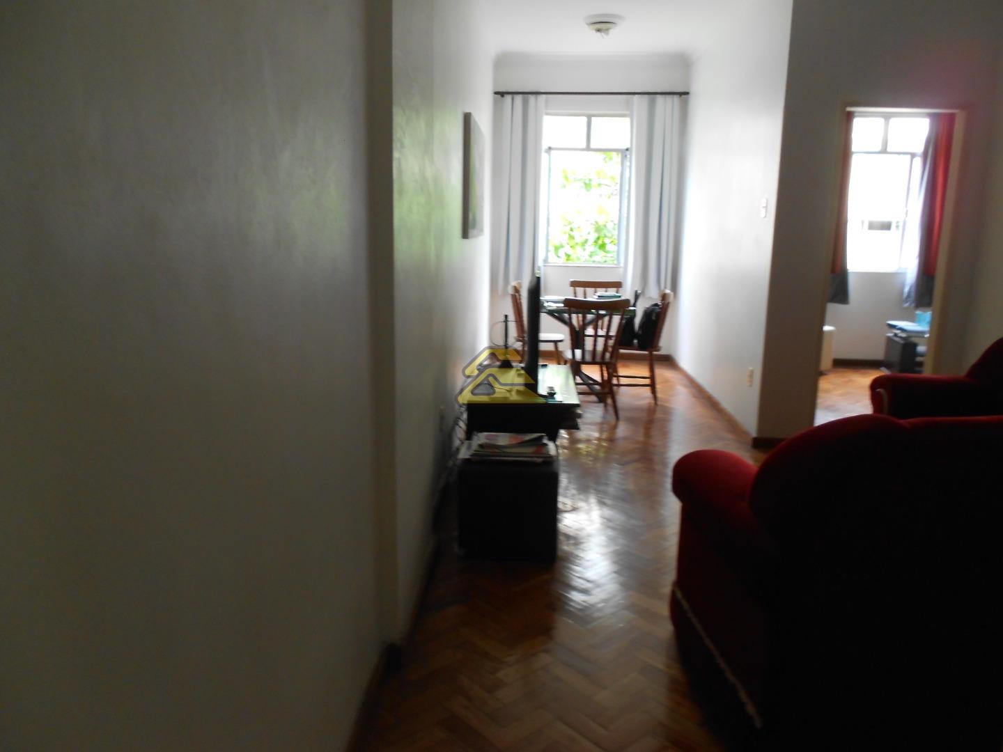 Apartamento à venda com 2 quartos, 65m² - Foto 2