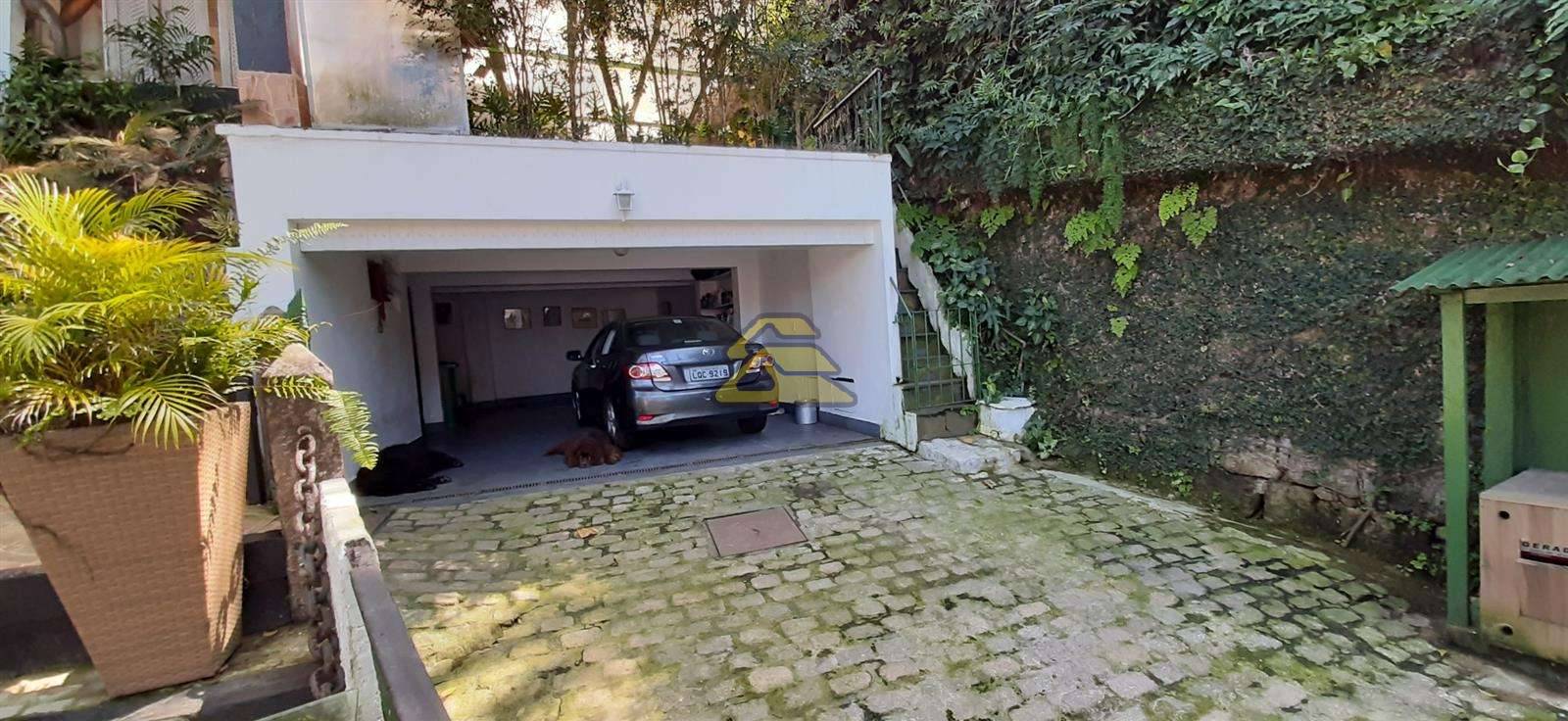 Casa à venda com 7 quartos, 390m² - Foto 2