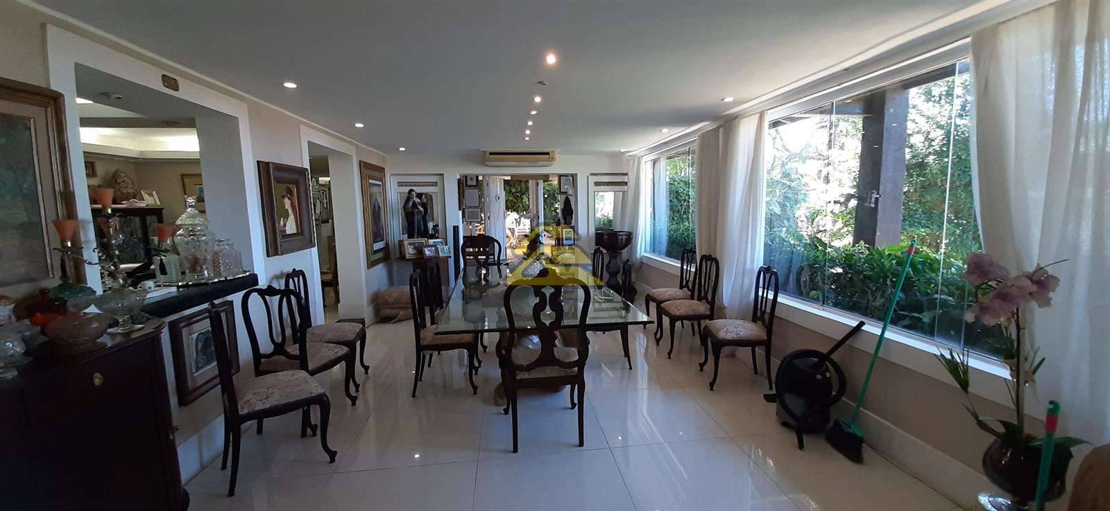 Casa à venda com 7 quartos, 390m² - Foto 17