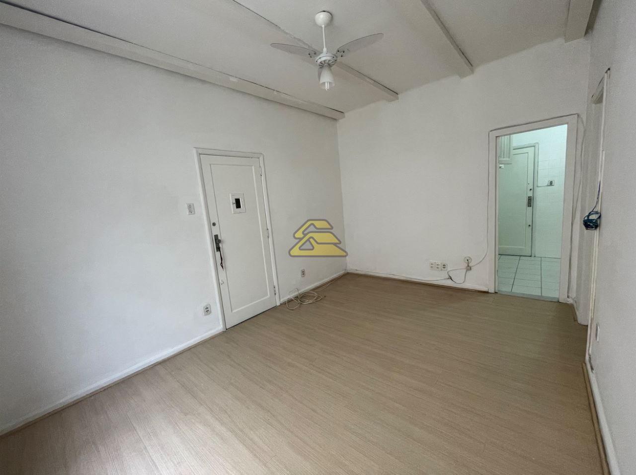 Apartamento à venda com 2 quartos, 70m² - Foto 3