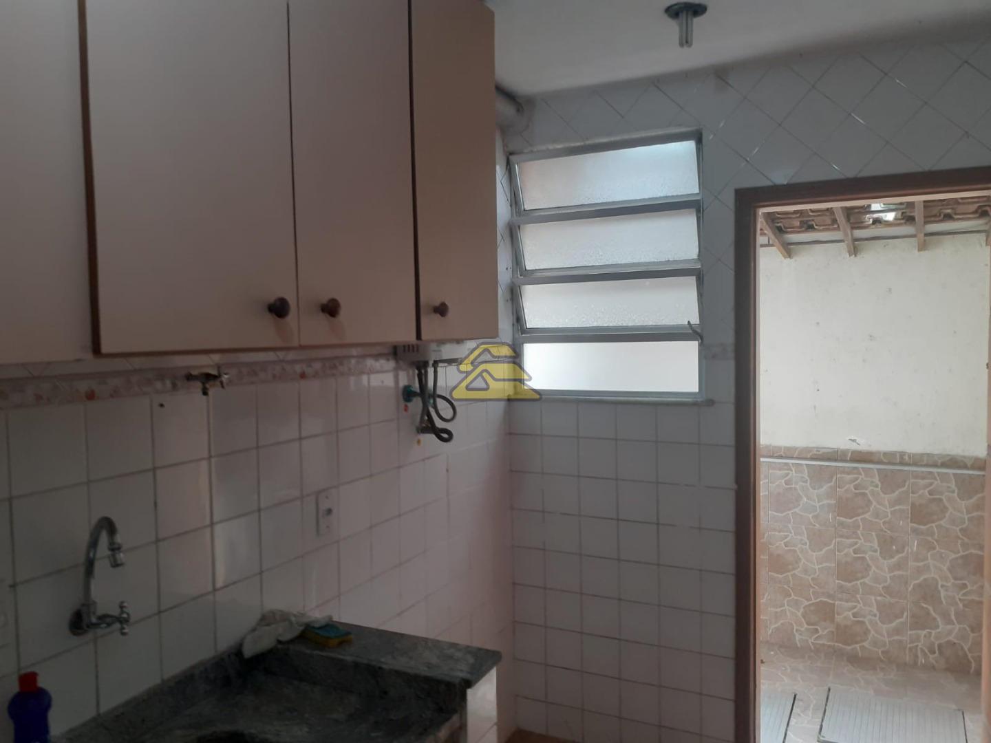 Apartamento à venda com 2 quartos, 60m² - Foto 12