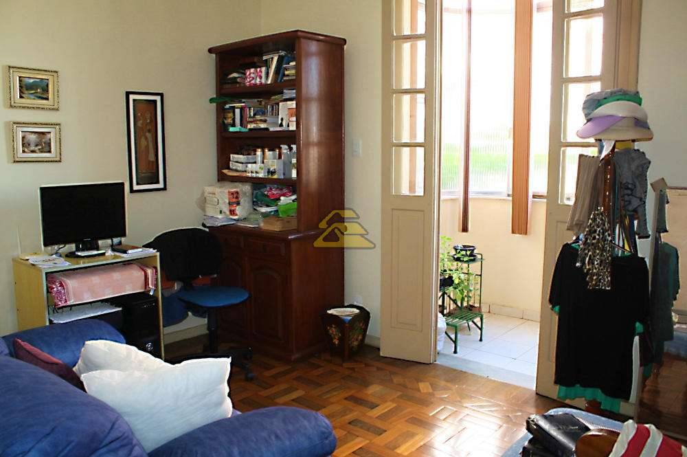 Apartamento à venda com 2 quartos, 63m² - Foto 11