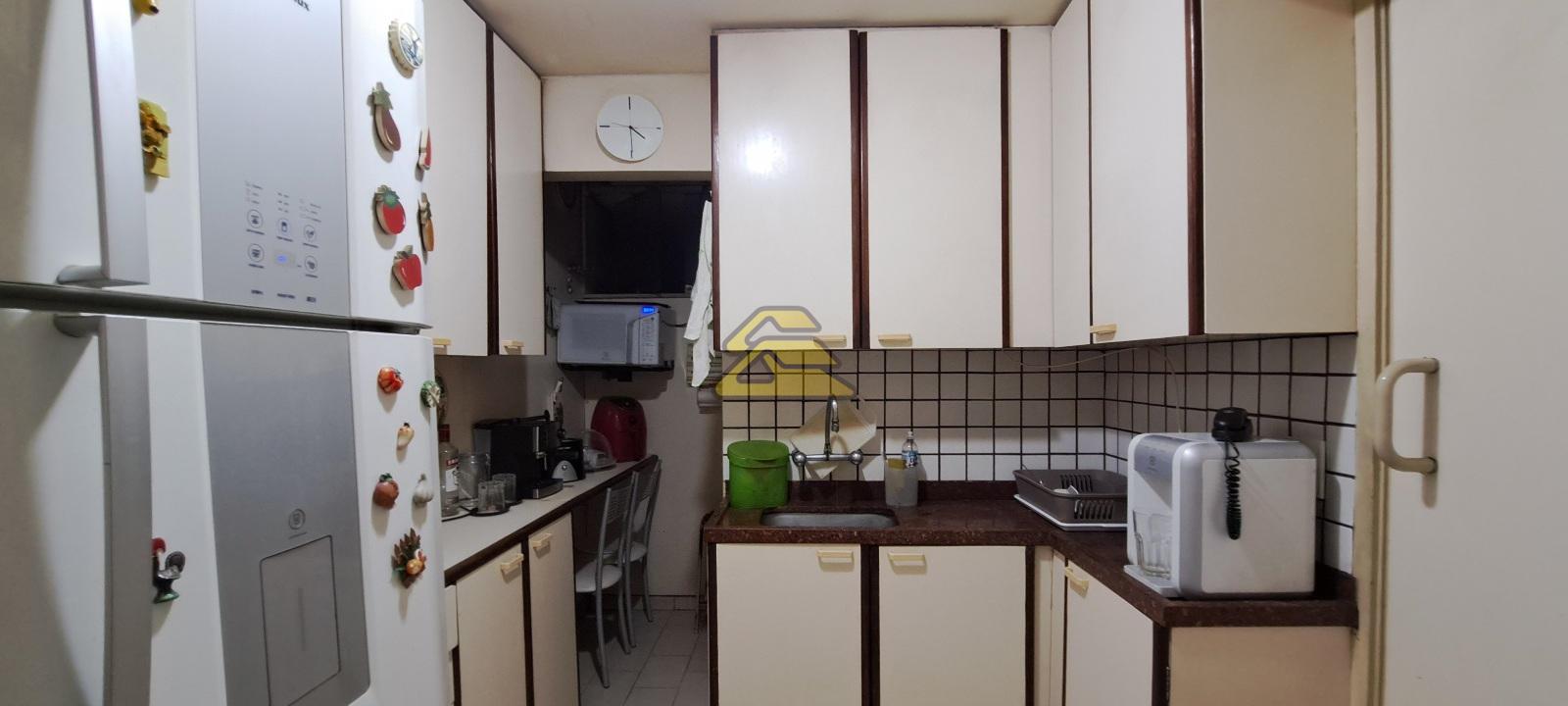 Apartamento à venda com 3 quartos, 140m² - Foto 18