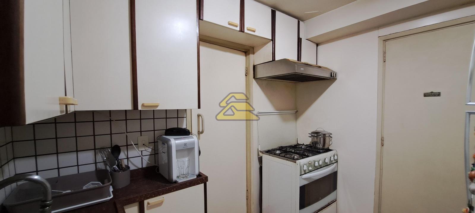 Apartamento à venda com 3 quartos, 140m² - Foto 19