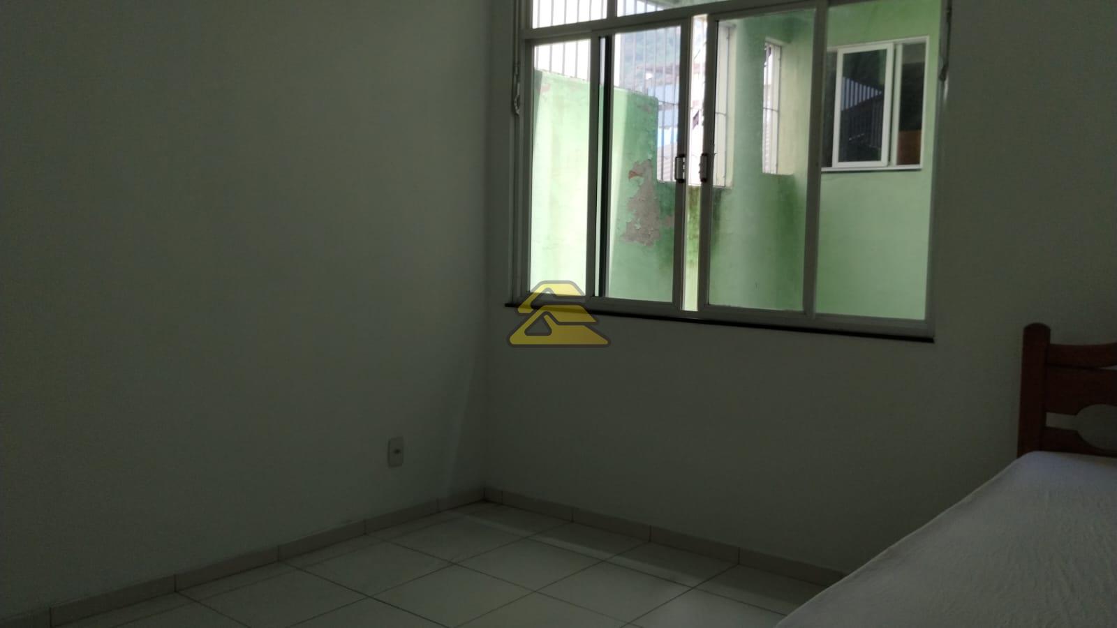 Casa à venda com 3 quartos, 239m² - Foto 4