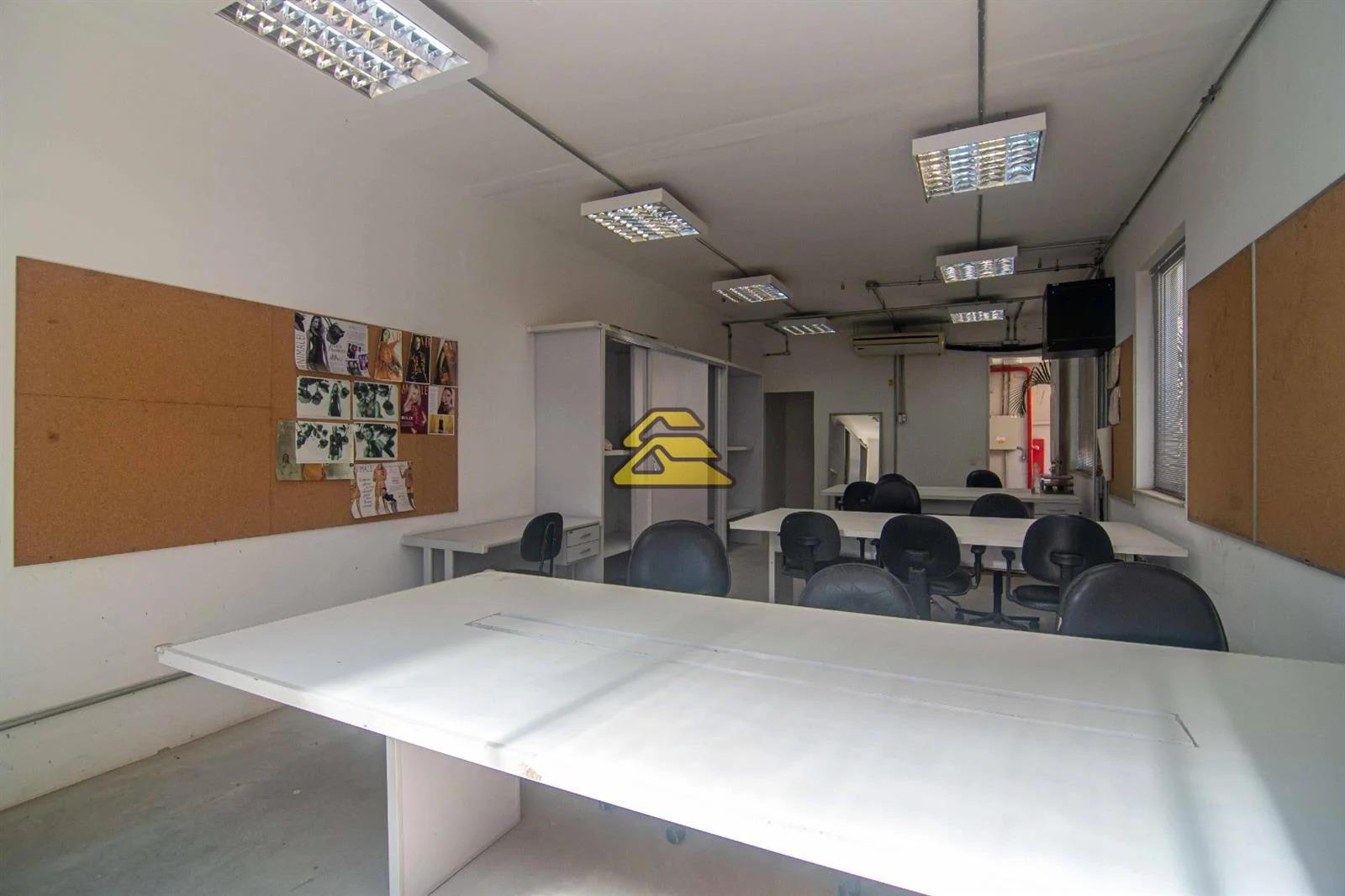 Prédio Inteiro para alugar, 1500m² - Foto 2