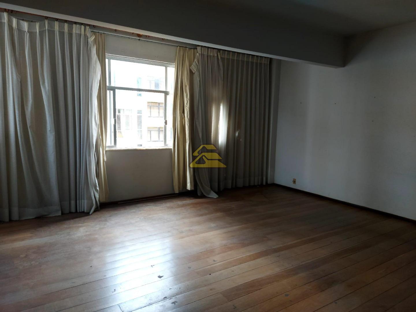 Cobertura à venda com 4 quartos, 345m² - Foto 1