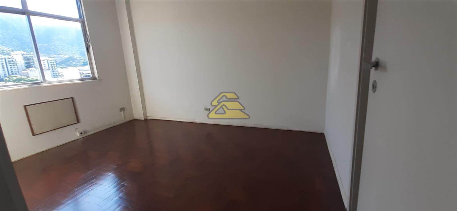 Apartamento à venda com 2 quartos, 80m² - Foto 11