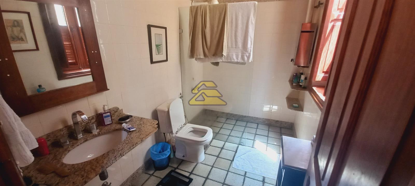 Casa à venda com 5 quartos, 300m² - Foto 17