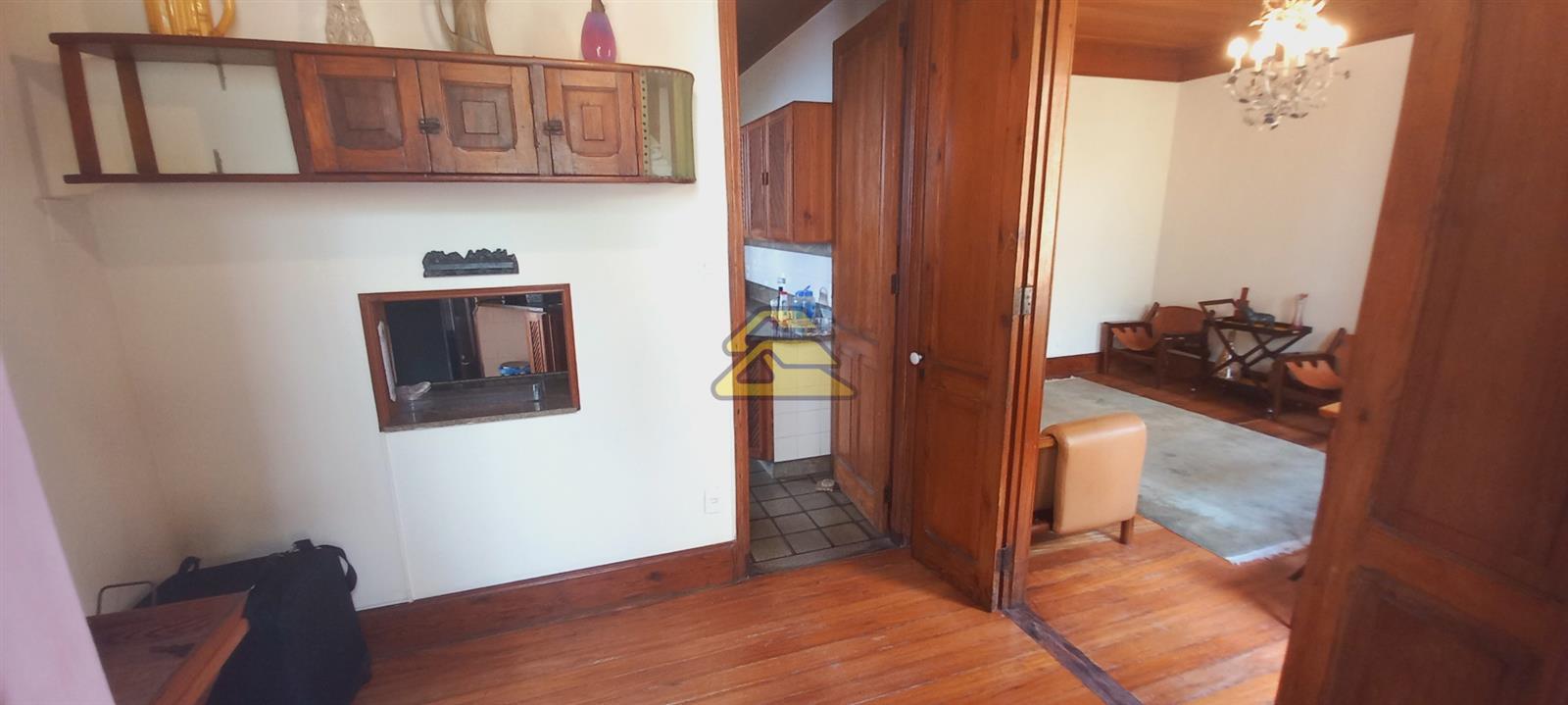 Casa à venda com 5 quartos, 300m² - Foto 18