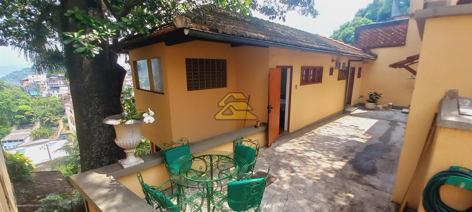 Casa à venda com 5 quartos, 300m² - Foto 33