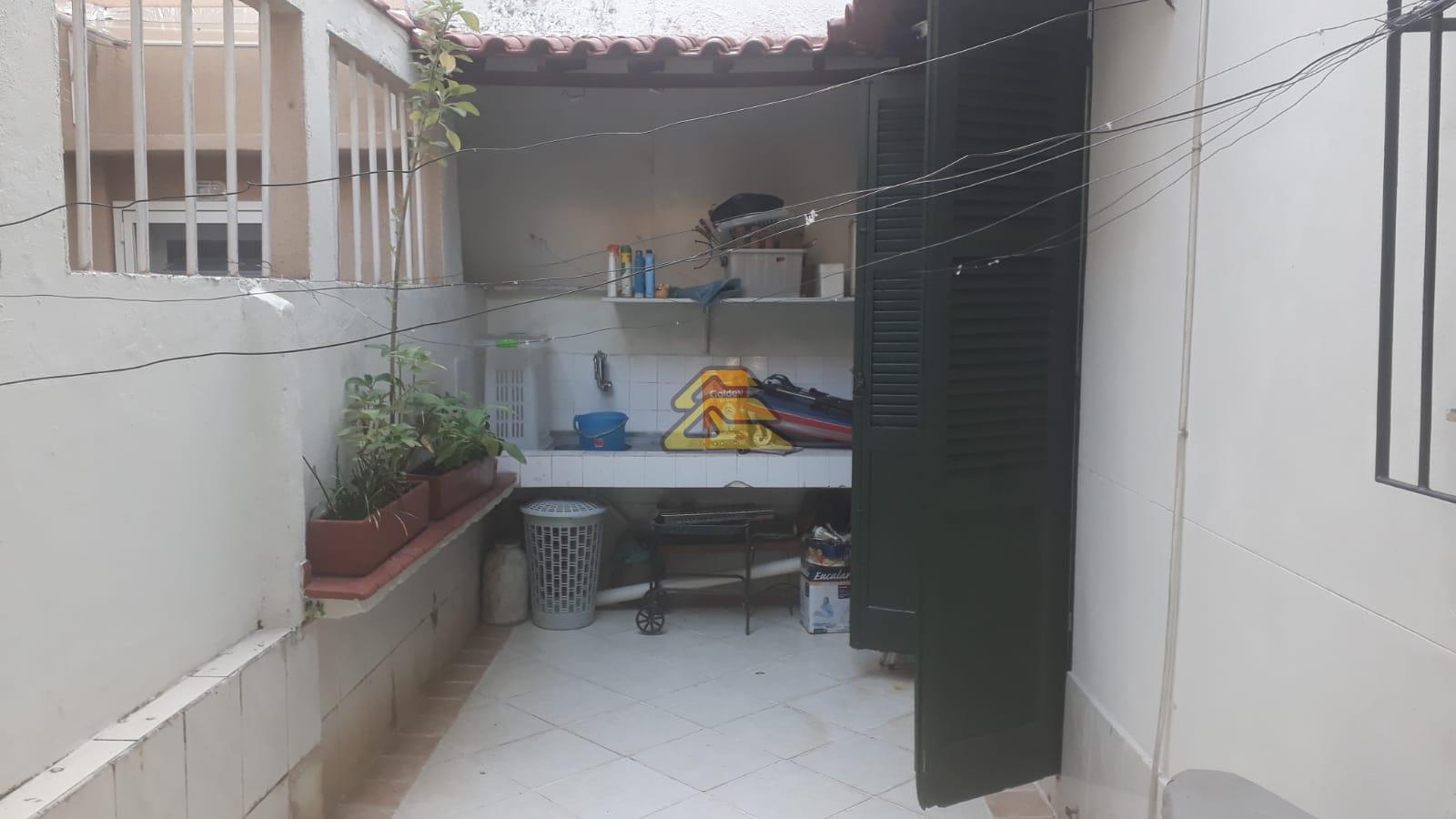 Casa à venda com 5 quartos, 160m² - Foto 18