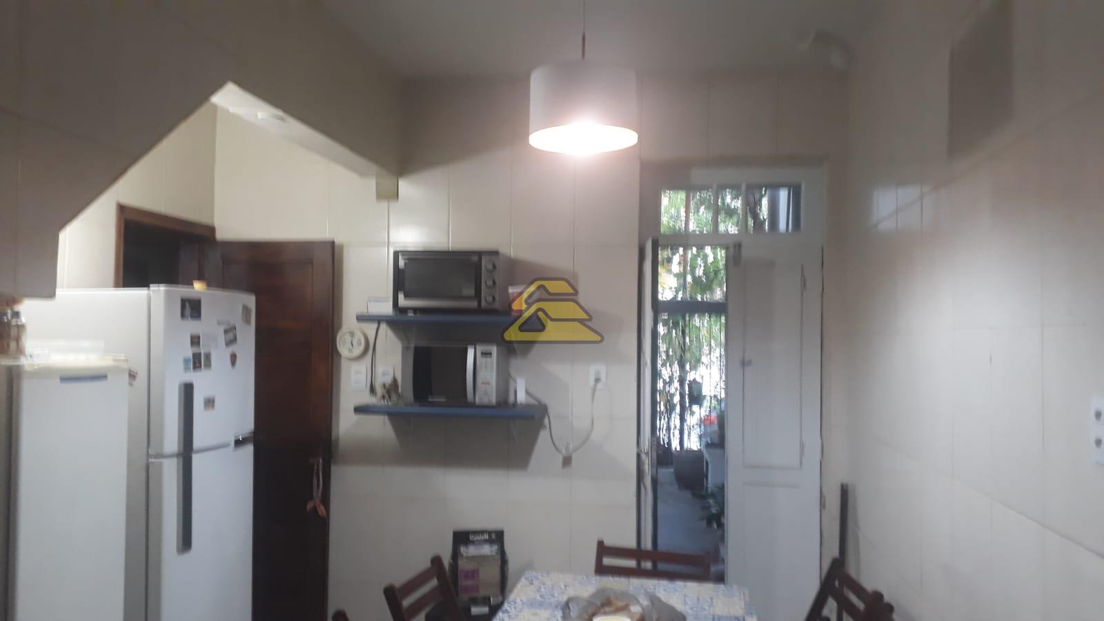 Casa à venda com 5 quartos, 160m² - Foto 13