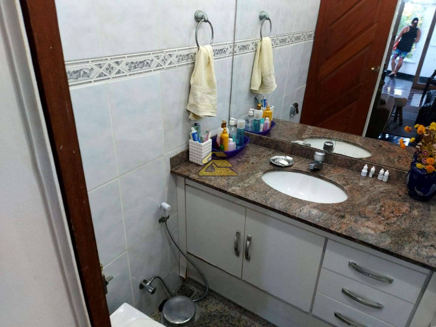 Apartamento à venda com 3 quartos, 151m² - Foto 29