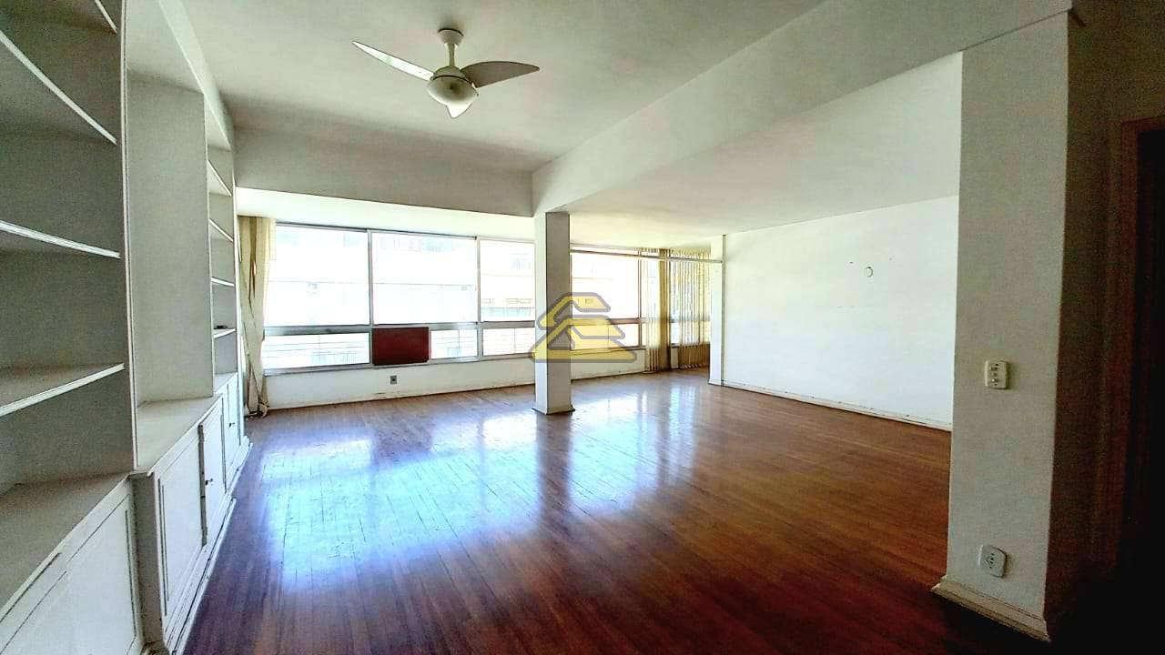 Apartamento à venda com 3 quartos, 156m² - Foto 1