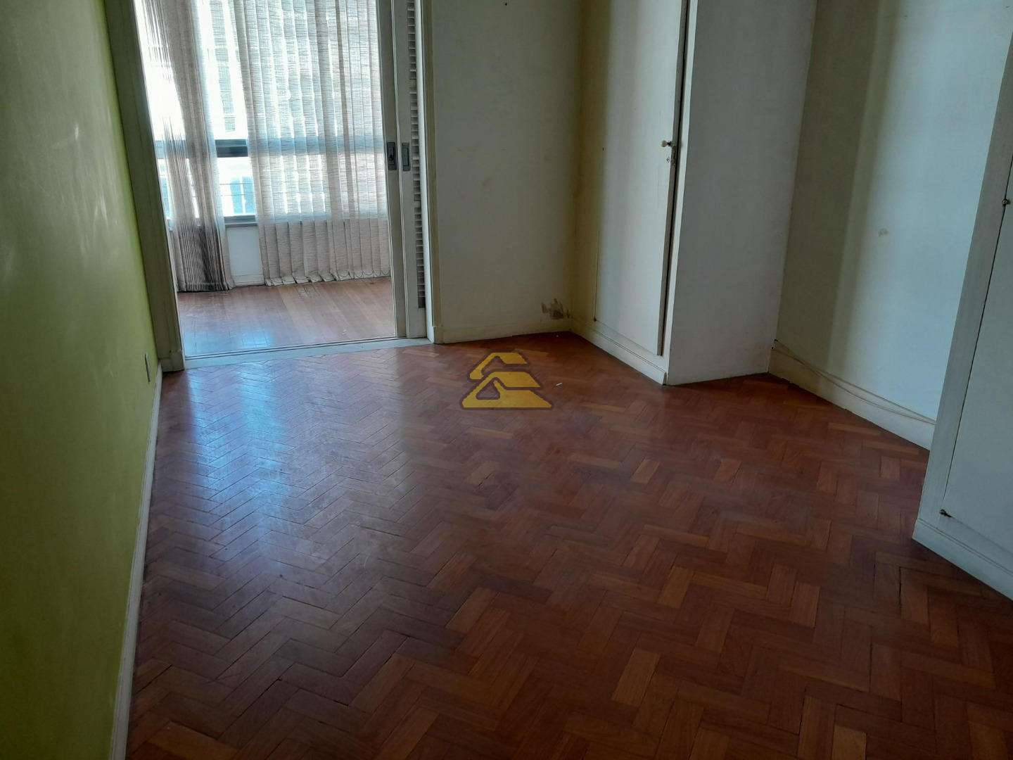 Apartamento à venda com 3 quartos, 156m² - Foto 9